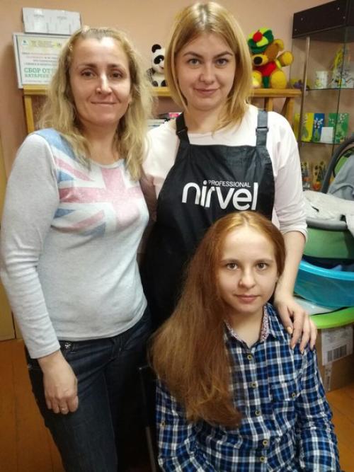 3 мая, семейный благотворительный клуб вновь посетила фея красоты - парикмахер - модельер Прохорова Анна? 02