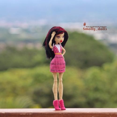 Первое фото моё самое любимое кто писал, что слишком сильный изгиб спины - я не согласна, именно он придает ей изящность. 03