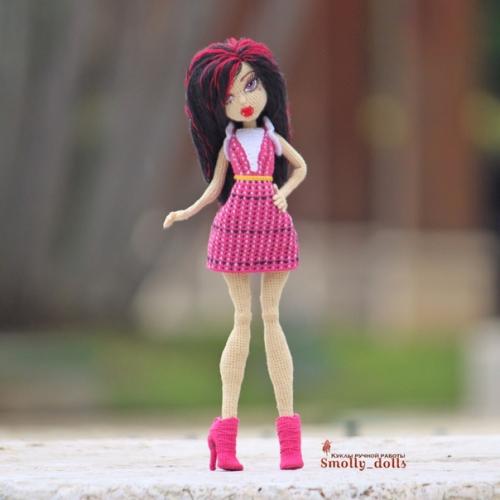 Первое фото моё самое любимое кто писал, что слишком сильный изгиб спины - я не согласна, именно он придает ей изящность. 01