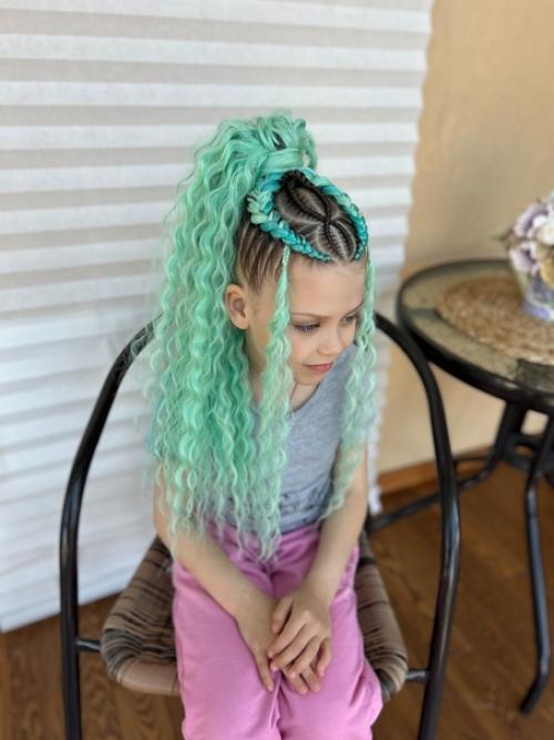 Абсолютный хит праздничных причесок для детей - кудрявый хвостик. 02