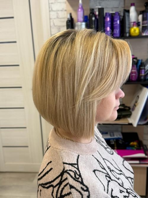 У каре богатая история: еще в древнем Египте как мужчины, так и женщины носили короткие стрижки с прямыми линиями, напоминающие современное каре. 05