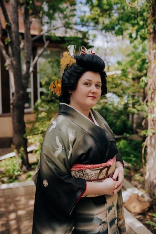 Пояс (оби) - вернее, его разновидность - Мару - оби: является самым парадным и формальным среди японских женский поясов. 08