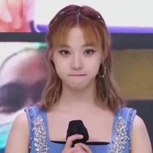 Instiz нетизены выбирают любимую причёску Винтер из Aespa. 02