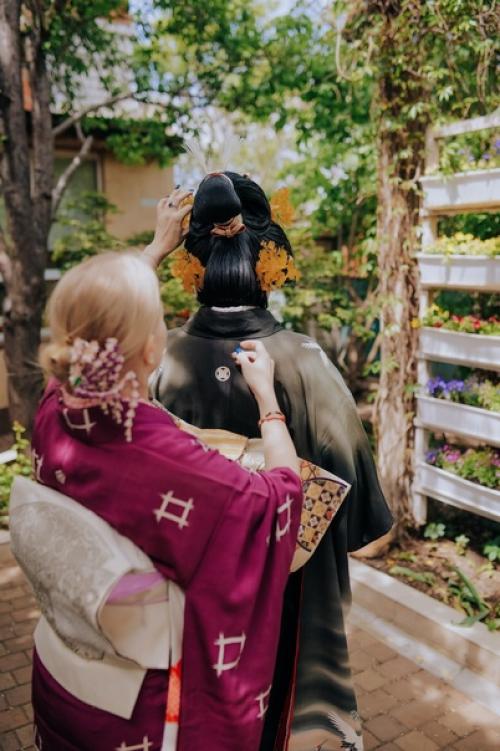 Пояс (оби) - вернее, его разновидность - Мару - оби: является самым парадным и формальным среди японских женский поясов. 03