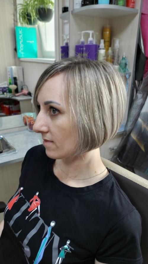 Боб - каре был самой модной стрижкой начала XX века, и сто лет спустя - снова в тренде. 03