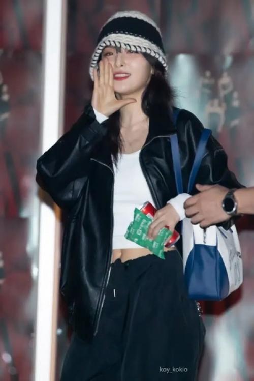 Сыльги Redvelvet покоряет сердца с новой причёской и макияжем. 03