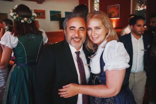 Сходили на свадьбу (юбилей, день рождения, вечеринку), там был фотографа, а где фоточки? 05 Сходили на свадьбу (юбилей, день рождения, вечеринку), там был фотографа, а где фоточки? 05