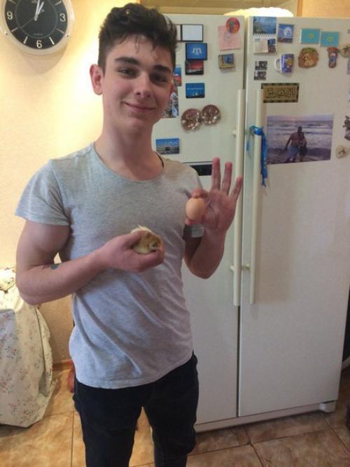 Поясни C ВА.  Здарова молодой, тебе пальцы отрезали что - ли? 01