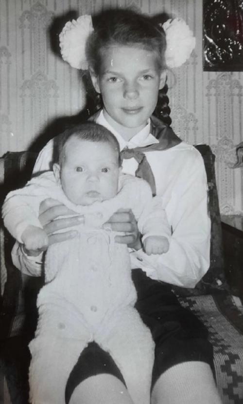 Ухта … поздравляю свою самую младшую сестричку Анастасию с днём рождения! 01