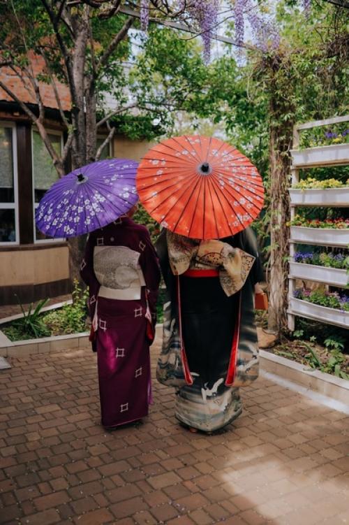 Пояс (оби) - вернее, его разновидность - Мару - оби: является самым парадным и формальным среди японских женский поясов. 04