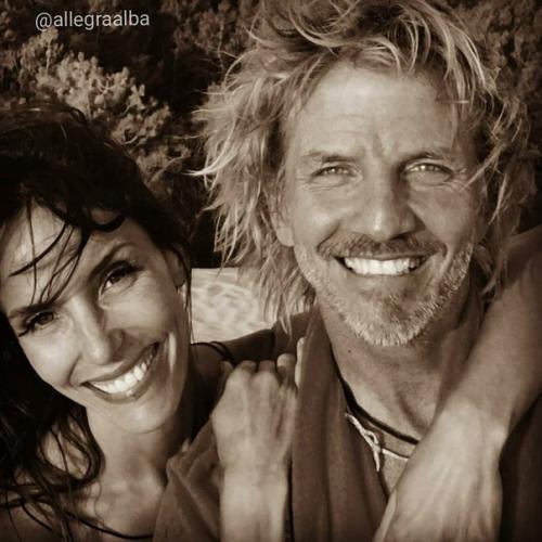 Факундо Арана с женой Марией сусини, дочерью Индией и сыновьями моро и яко. 09