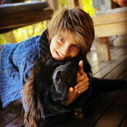 Факундо Арана с женой Марией сусини, дочерью Индией и сыновьями моро и яко. 05