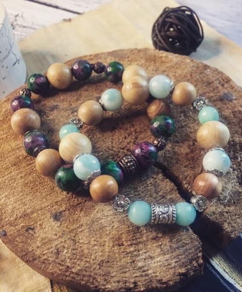 Приближается русальная неделя, а у меня, похоже, наступило время русальих браслетов. 01