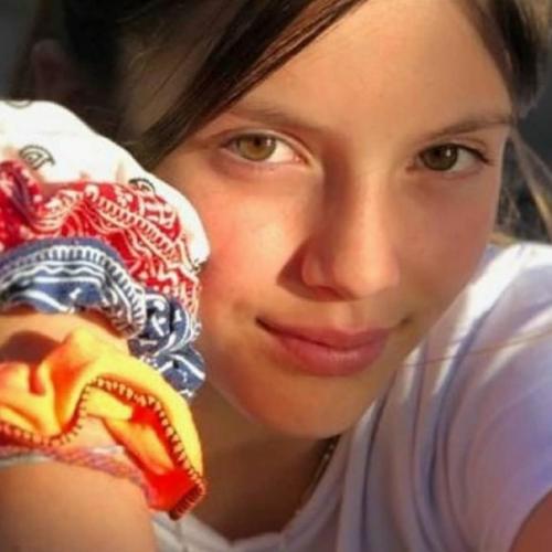 Факундо Арана с женой Марией сусини, дочерью Индией и сыновьями моро и яко. 08