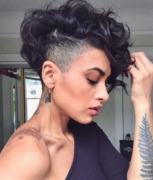 Модные идеи удлиненного варианта пикси, которые прекрасно подойдут творческим личностям. 04