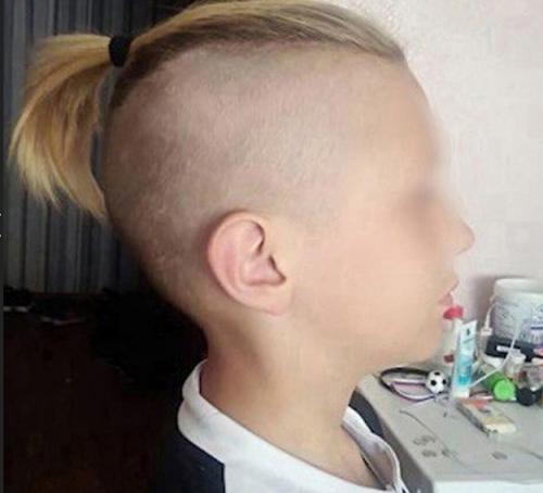 За это ребенка выгнали с позором из школы. 02