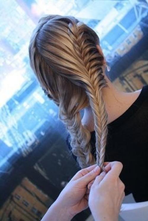 Прическа.  Мастер-класс.  1. мы расчесываем волосы на пробор сбоку. 07