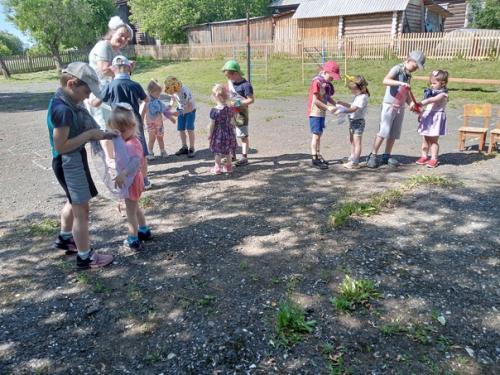 6 июля в нашем саду был день бантиков. 03 6 июля в нашем саду был день бантиков. 03