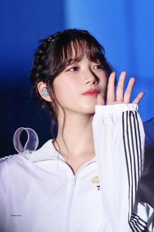 Казуха изменилась из Le Sserafim? 01 Казуха изменилась из Le Sserafim? 01