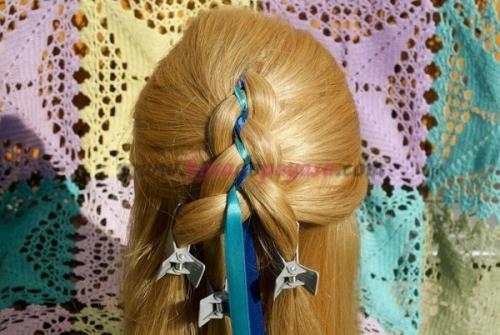 Коса из трех прядей с двумя лентами. 06 Коса из трех прядей с двумя лентами. 06