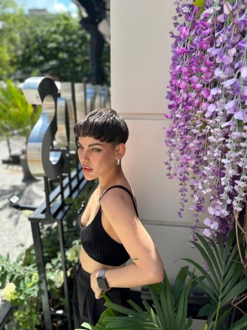 Алена опенченко кайфует от свой новой короткой стрижки. 01