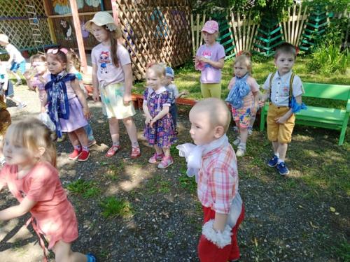 6 июля в нашем саду был день бантиков. 09 6 июля в нашем саду был день бантиков. 09