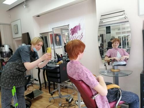 Стрижка бритвой в исполнении Валерии. 03