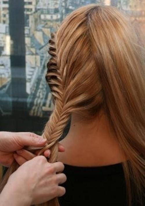 Прическа.  Мастер-класс.  1. мы расчесываем волосы на пробор сбоку. 04