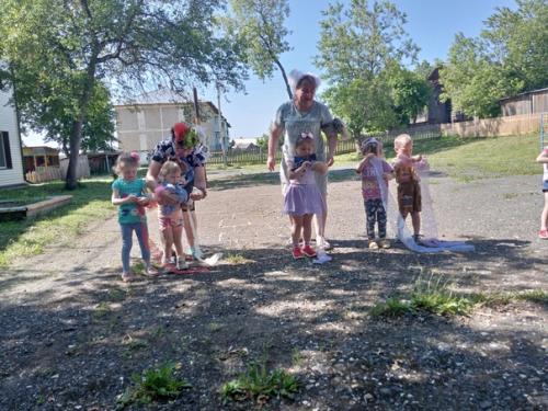 6 июля в нашем саду был день бантиков. 06 6 июля в нашем саду был день бантиков. 06