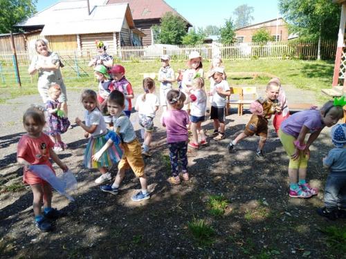 6 июля в нашем саду был день бантиков. 08 6 июля в нашем саду был день бантиков. 08