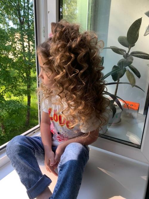 На субботу 4. 07 есть места на окрашивание волос (мелирование, тонирование, колорирование);. 01