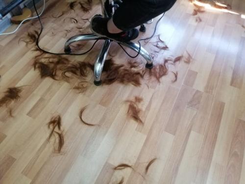 Стрижка бритвой в исполнении Валерии. 02