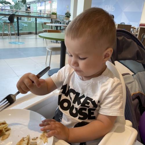 Я - Герман, пришел к мастеру на первую стрижку. 02