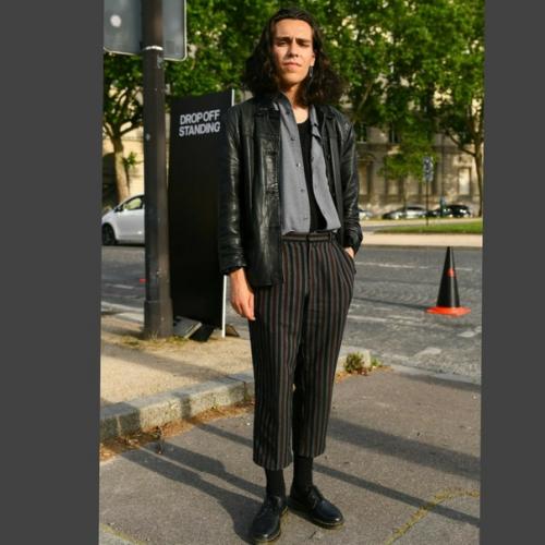 Листая стристайл - фото с различных показов, заметила, что в Европе мужчины часто выбирают удлиненные прически. 04