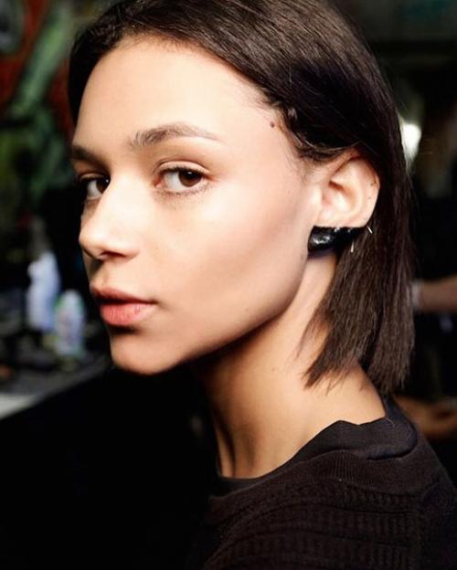 Макияж ушей: косметика вместо серёг и каффов. 04