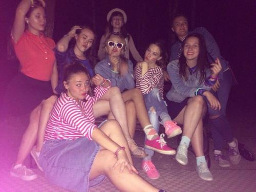 Летопись ШВН. 21 августа мы узнали о том что нам предстоит подготовить 3 костюма и прическу на интересное мероприятие посвященное моде. 02 Летопись ШВН. 21 августа мы узнали о том что нам предстоит подготовить 3 костюма и прическу на интересное мероприятие посвященное моде. 02