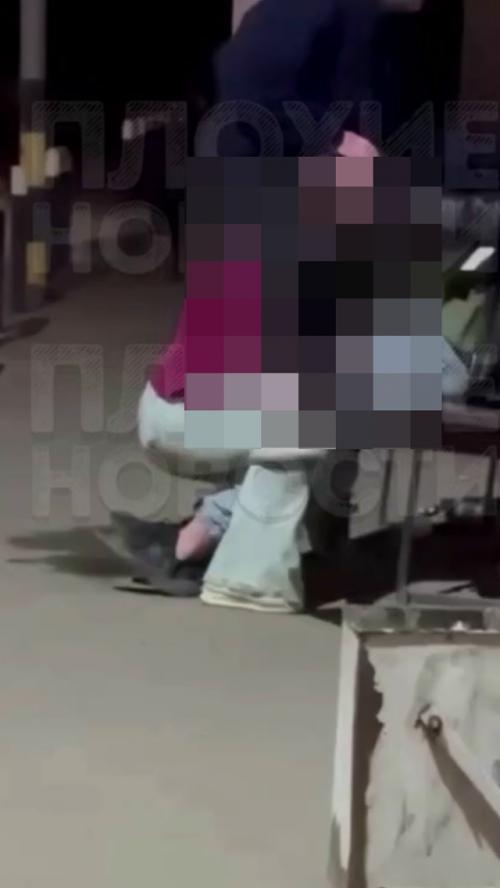 В пензенской области девушка сделала приятное новому знакомому на улице после того, как ее угостили выпивкой в баре. 02