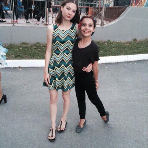 Летопись ШВН. 21 августа мы узнали о том что нам предстоит подготовить 3 костюма и прическу на интересное мероприятие посвященное моде. 04 Летопись ШВН. 21 августа мы узнали о том что нам предстоит подготовить 3 костюма и прическу на интересное мероприятие посвященное моде. 04