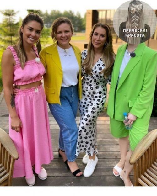 Агата фотографиями с недавних сьемок поделилась. 04