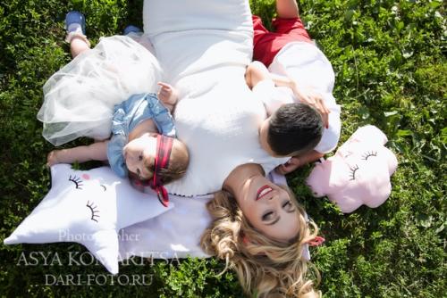 Летняя прогулка рядом с Moscow City с очаровательной лилией и ее семьей. 06