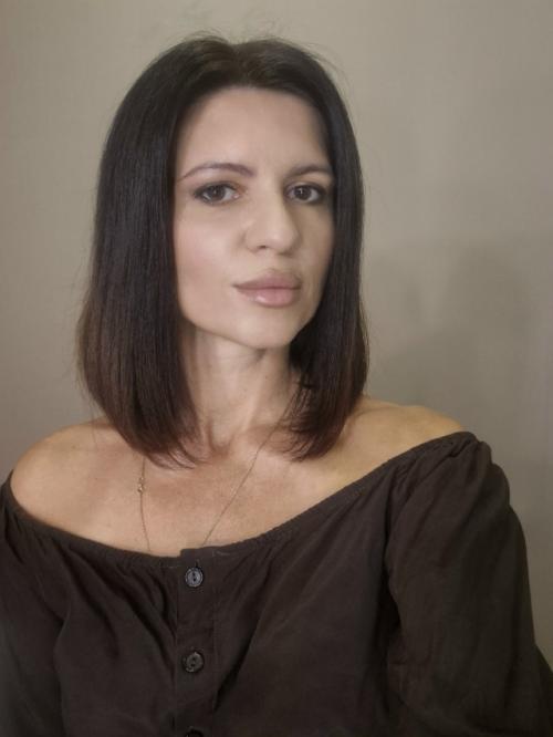 Моя страница состоит в основном из фото природы и банек, но не забывайте я всё так же занимаюсь макияжем. 02