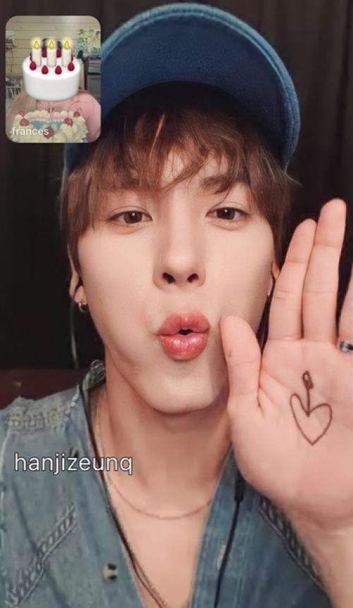 - Эрик рассказал что на следующей неделе выйдет кое что интересное с ним и ещё одним мембером. 01