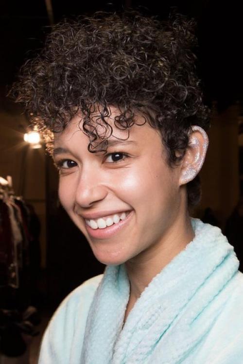 Макияж ушей: косметика вместо серёг и каффов. 09