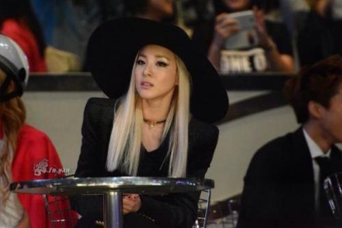 Не понимаю логику стилистов дары из 2ne1. 02 Не понимаю логику стилистов дары из 2ne1. 02