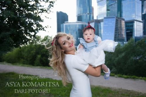 Летняя прогулка рядом с Moscow City с очаровательной лилией и ее семьей. 07