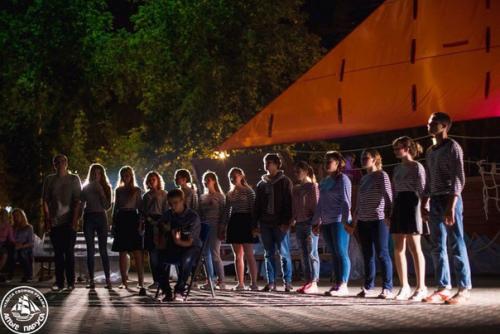 Летопись ШВН. 21 августа мы узнали о том что нам предстоит подготовить 3 костюма и прическу на интересное мероприятие посвященное моде. 01 Летопись ШВН. 21 августа мы узнали о том что нам предстоит подготовить 3 костюма и прическу на интересное мероприятие посвященное моде. 01