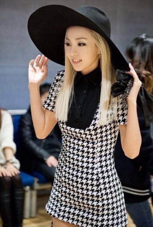 Не понимаю логику стилистов дары из 2ne1. 03 Не понимаю логику стилистов дары из 2ne1. 03