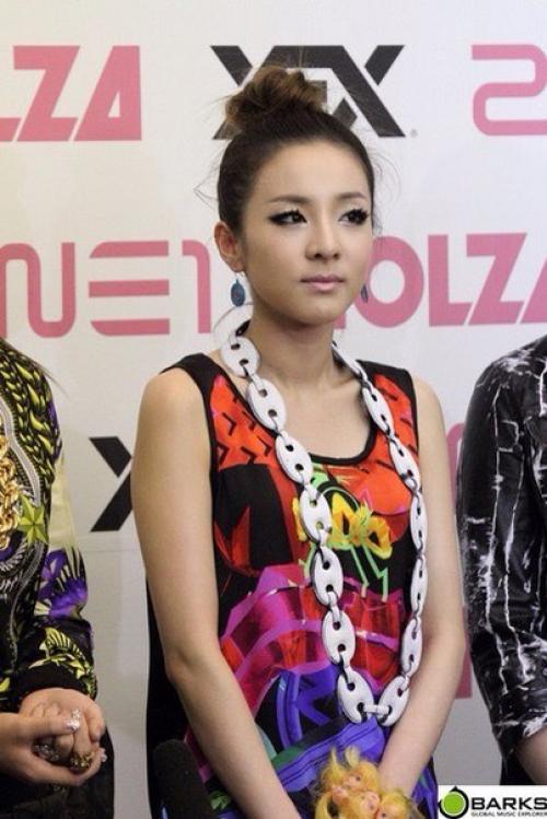 Не понимаю логику стилистов дары из 2ne1. 08 Не понимаю логику стилистов дары из 2ne1. 08