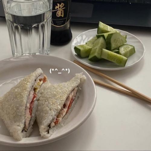 I Came to the Kitchen and saw a Beautiful Picture - you, Drawing Something That Seemed Familiar to me. 01