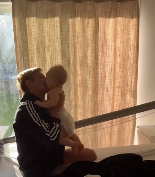 Софья таюрская фотографиями своей семьи поделилась. 01